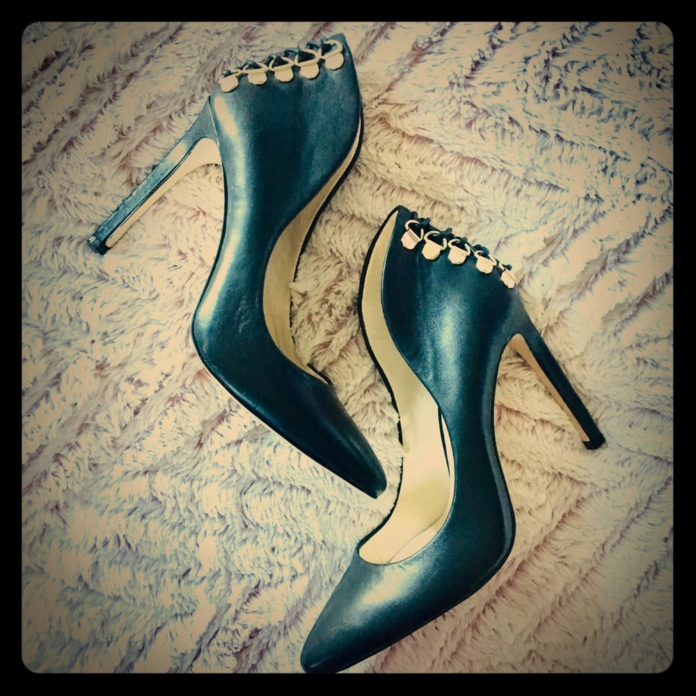 Fashionista Alert!  Stunning BCBG Generation Heels